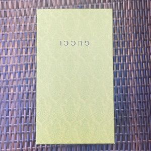 Gucci shoebox, perfect condition.